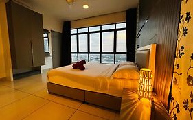 Comfort Zone Premium Guesthouse @ Evo Bangi